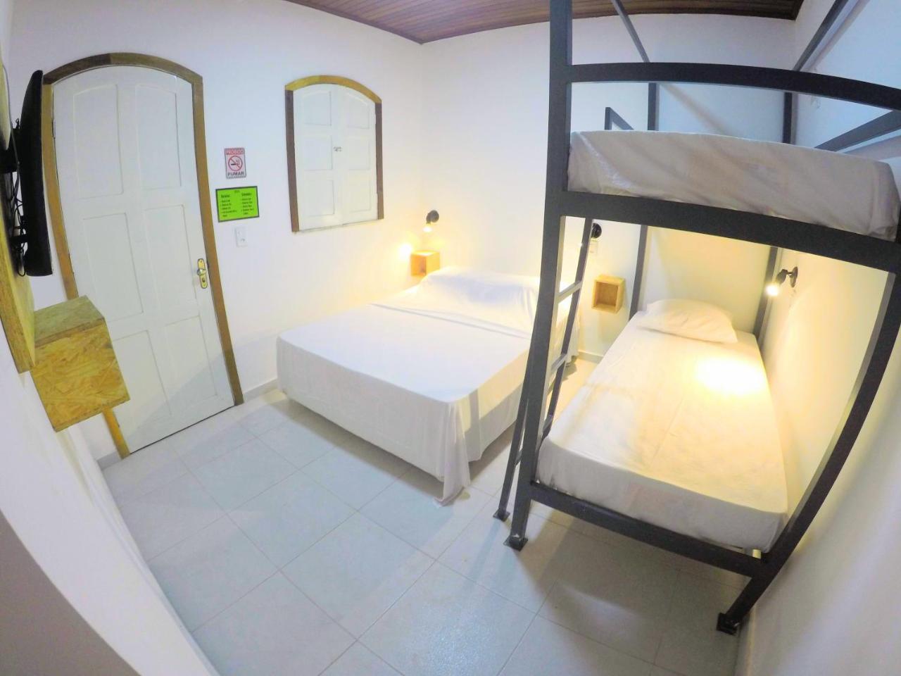 Hostel Da Milla Presidente Figueiredo Ngoại thất bức ảnh