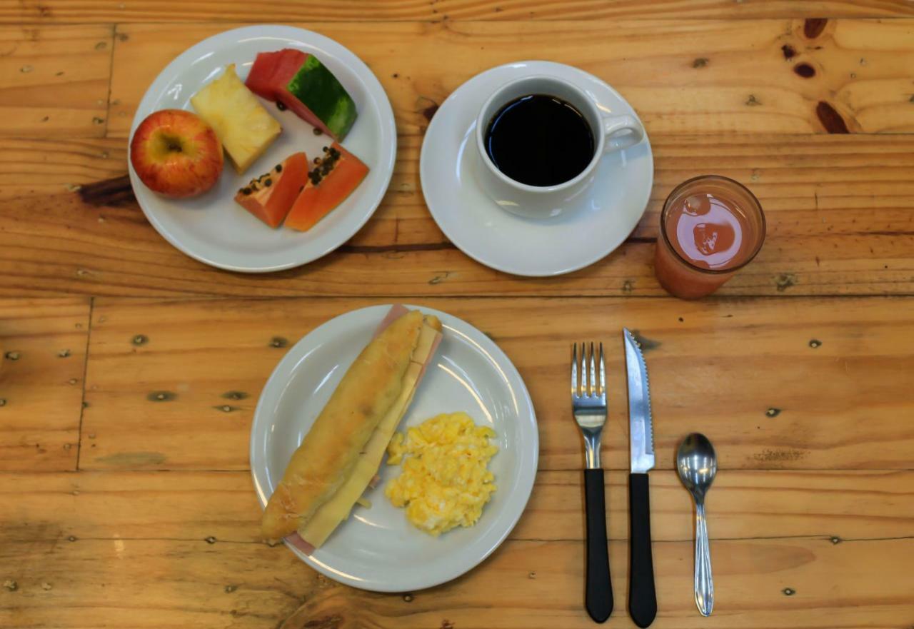 Hostel Da Milla Presidente Figueiredo Ngoại thất bức ảnh